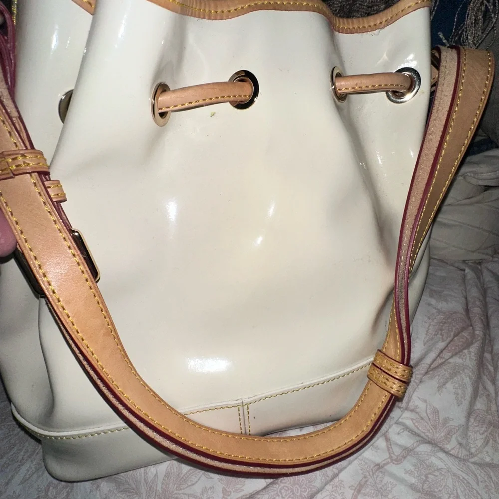 Dooney & Bourke Cream and Tan Bucket Bag - Picture 7 of 7